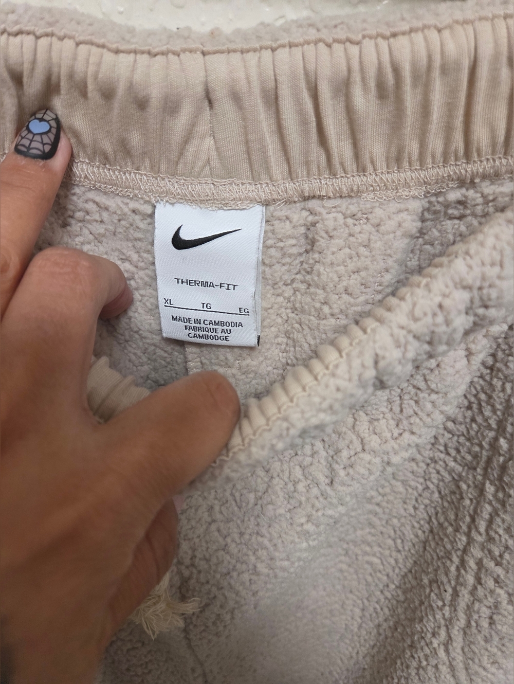 Nike Cream Sherpa Fleece Joggers with Swoosh - Picture 5 of 5